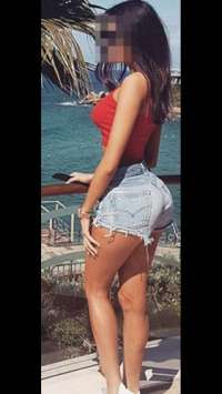 Arap Escort Bölgesindeki Zarif ve Eşsiz Partner
