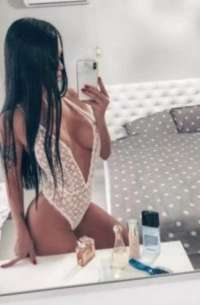 Eşsiz Güzelliğe Sahip Arap Escort