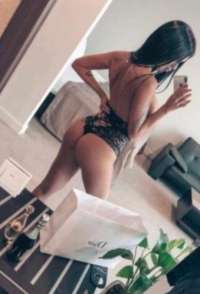Eşsiz Güzelliğe Sahip Arap Escort