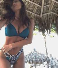 Rus Escort Güzelliği ile Ateşli Deneyimler