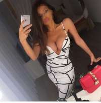 Rus Escort Güzelliği ile Ateşli Deneyimler